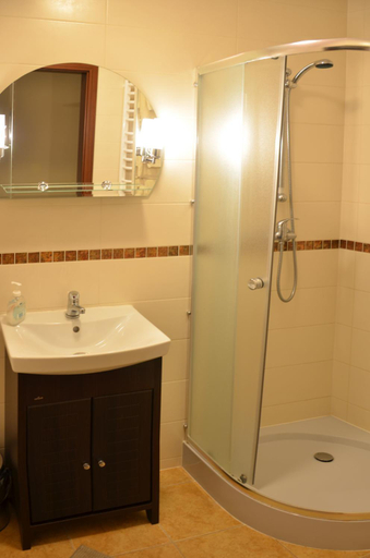 Bathroom 2, Zagloba Karczma, Ople