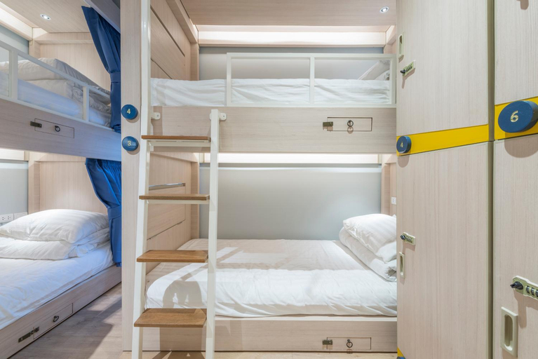 Bedroom 30