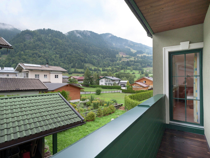 Others 4, Idyllic Holiday Home in Goldegg Weng Near ski bus, Sankt Johann im Pongau
