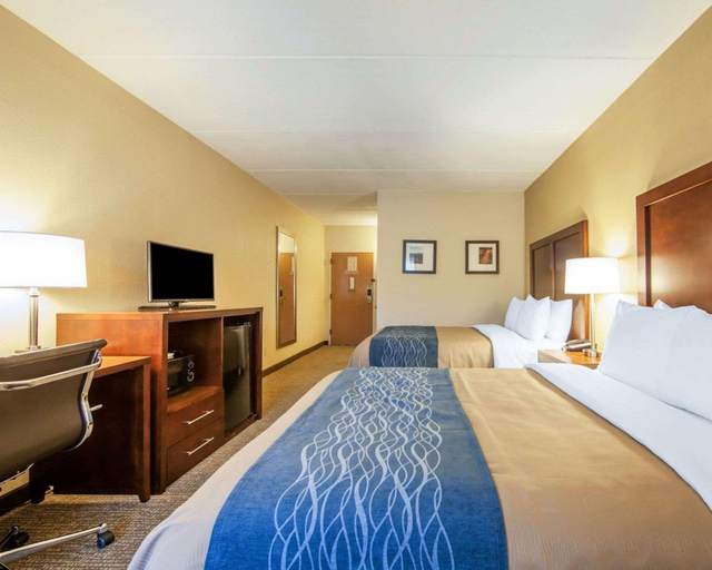 Bedroom 3, Comfort Inn at Royal Blue, Campbell