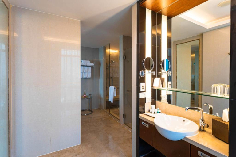 Bathroom 4