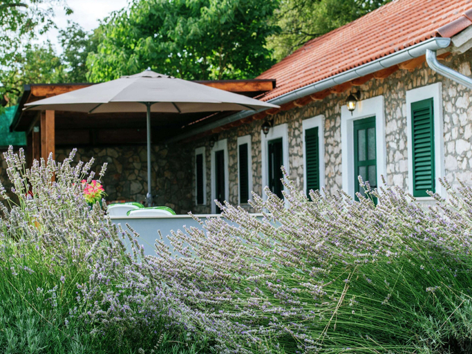 Exterior & Views 2, Lovely Holiday Home With Private Infinity Pool, Polača