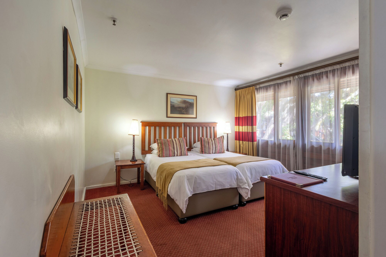 Bedroom 3, Knysna Log-Inn Hotel, Eden