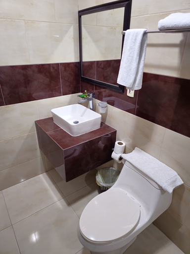 Bathroom 3, Hotel Yaakun Yaab, Carmen