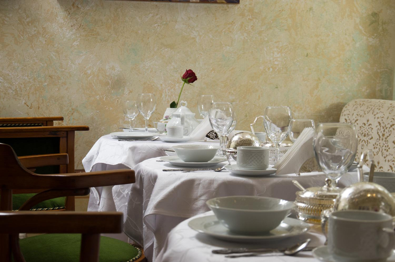 Food & Drinks 5, Vila Katharina, Brasov