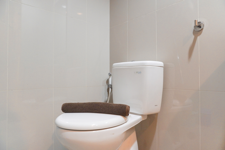 Bedroom 3, Comfort and Spacious 1BR M-Town Signature Apartment By Travelio, Tangerang