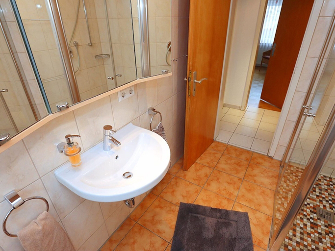 Bathroom 3, Gemutliche Wohnung in Schwenningen, Schwarzwald-Baar-Kreis