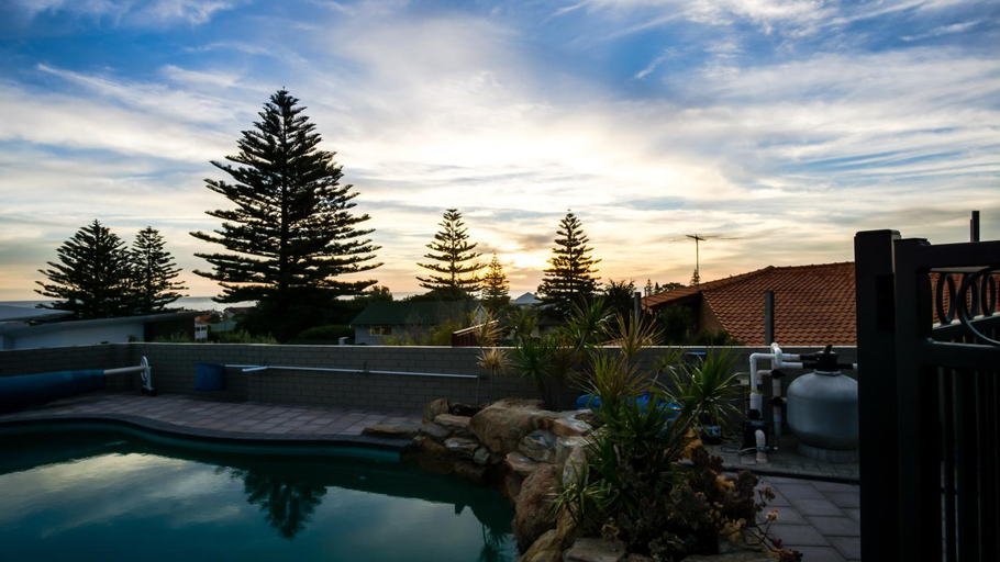 Others 4, Mullaloo B & B, Joondalup