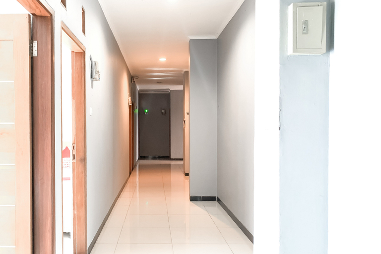 Others 4, Karins Guesthouse Syariah RedPartner, Bandung