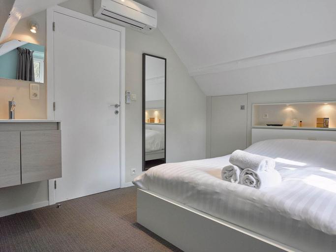 Bedroom 4, Spa Apartment With Private Pool, Liège