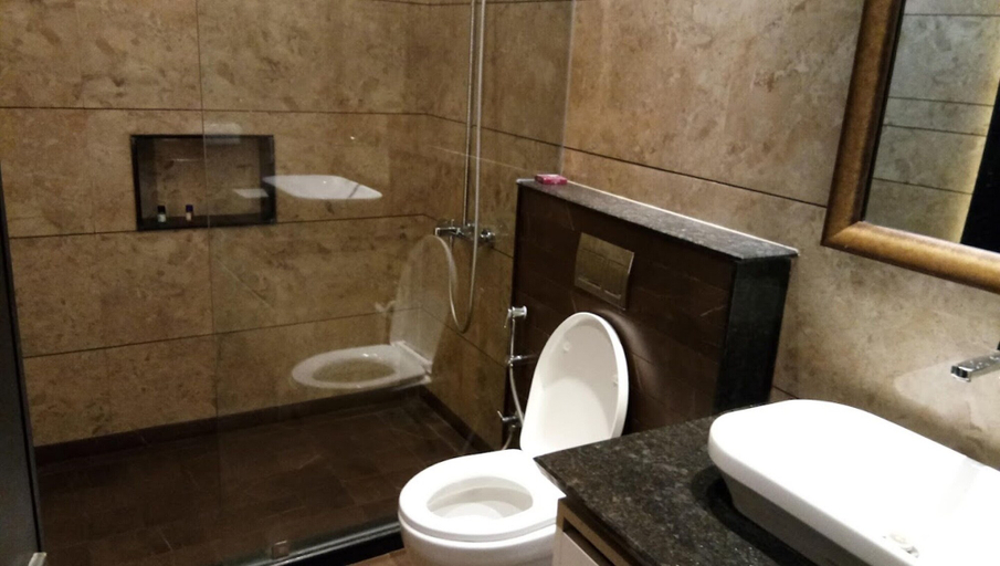 Bathroom 3, Goroomgo Kasauli Regency Kasauli, Solan