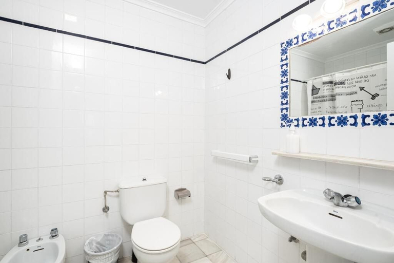 Bathroom 5, Hostal Alicia, Málaga