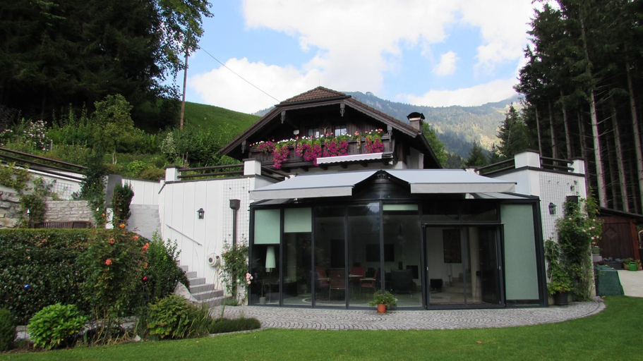 Others 5, Haus in den Bergen, Hallein