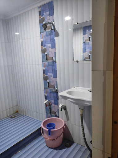 Bathroom 5, Goroomgo Hotel SONI Madhya Pradesh, Betul