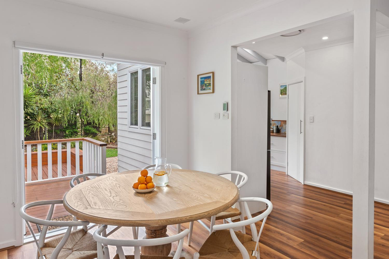 Others 1, Summer Cottage, Busselton