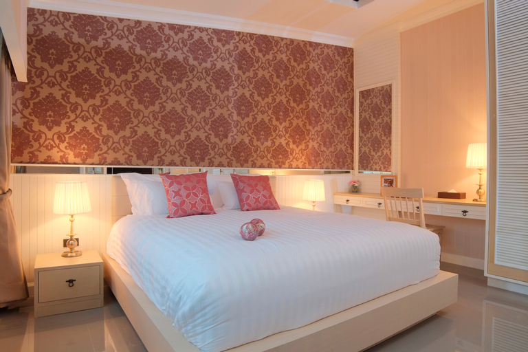 Bedroom 12