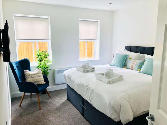 Bedroom 3, One Super King Bed Near Hillsborough, Sheffield