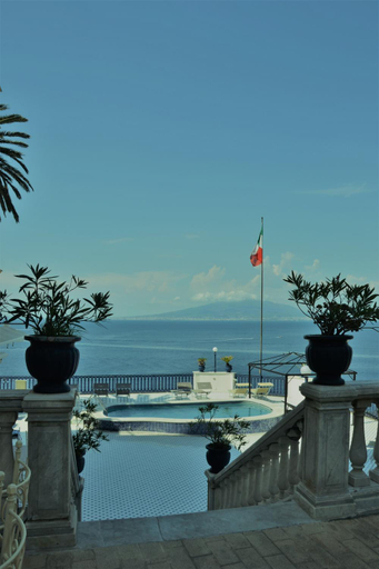 Others 4, ヴィラ ラ テラッツァ, Napoli