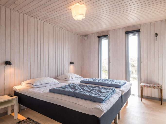 Bedroom 2, 4 person holiday home on a holiday park in Fanø, Fanø