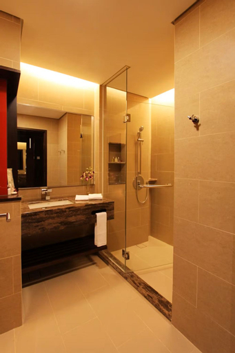 Bathroom 11