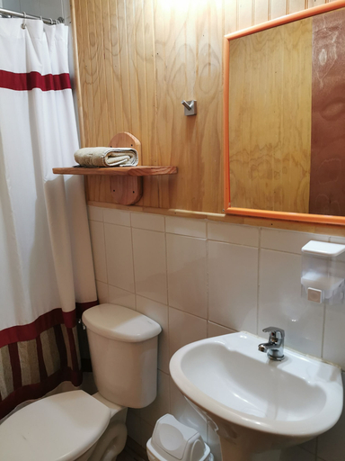 Bathroom 3, Cabañas Choshuenco, Valdivia