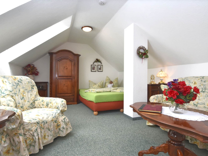 Bedroom, Sophisticated Holiday Home With Garden, Schmalkalden-Meiningen