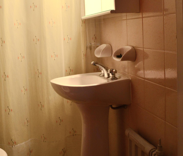 Bathroom, Hosteria Guemes, Bariloche