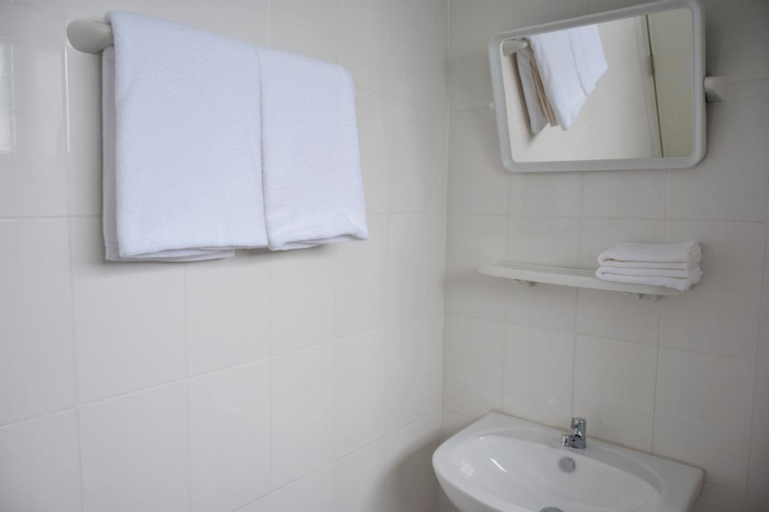 Bathroom 3