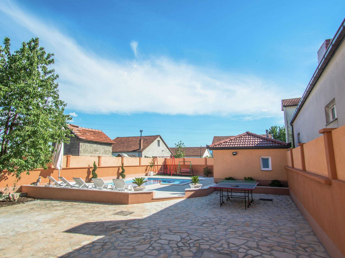 Exterior & Views, Holiday Home in Imotski With Pool, Imotski