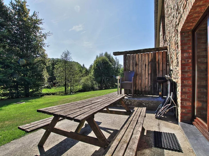 Exterior 4, Rustic Holiday Home in Sainte-ode With Garden, Luxembourg