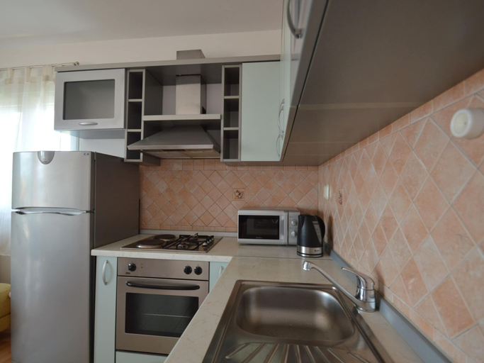 Others 5, Capacious Holiday Home in Maslenica, Jasenice