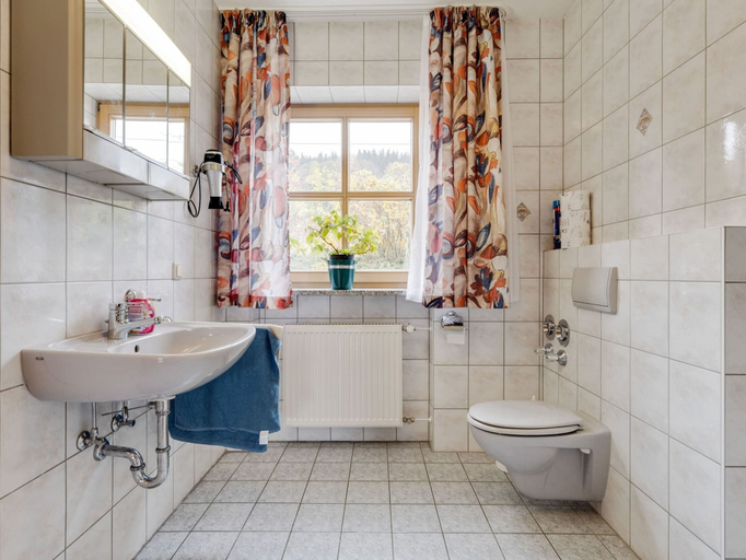 Bathroom 4, Apartment With all Amenities, Garden and Sauna, Schwandorf
