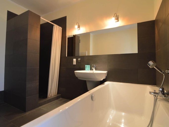 Bathroom 3, Modern Villa With Sauna, Right Next to the Lake, Szczecinek
