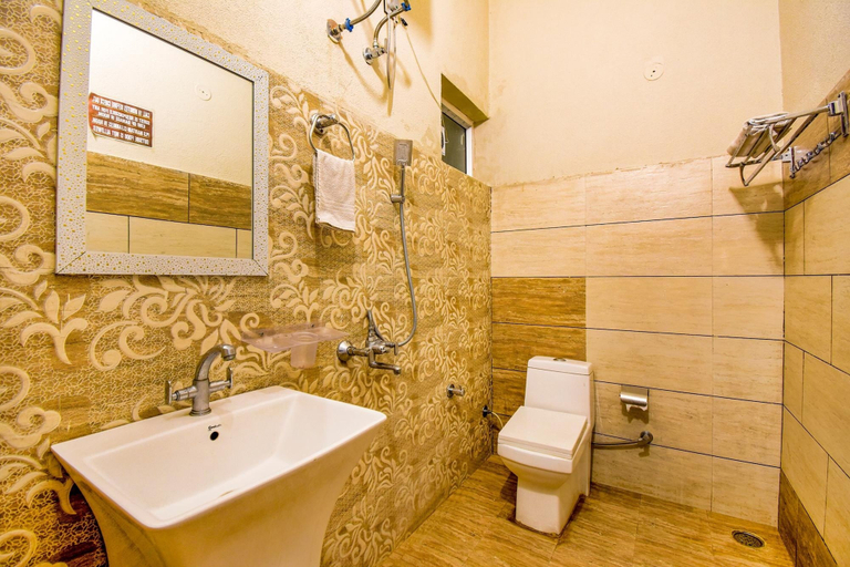 Bathroom 3, Fabhotel G-5 Villa, Ludhiana