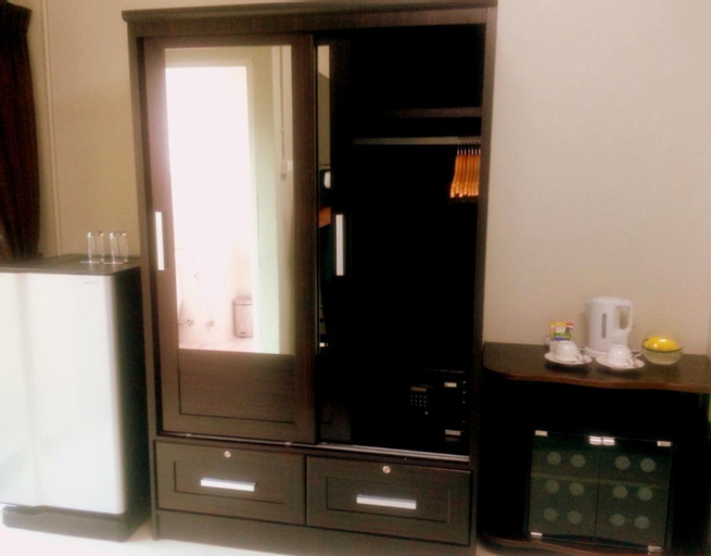 Dining Room 4