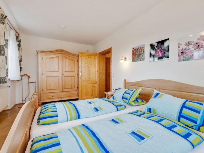 Bedroom 3, Apartment With all Amenities, Garden and Sauna, Schwandorf