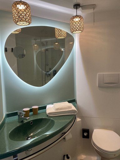 Bathroom 4, ibis Styles Pontivy Centre Bretagne, Morbihan