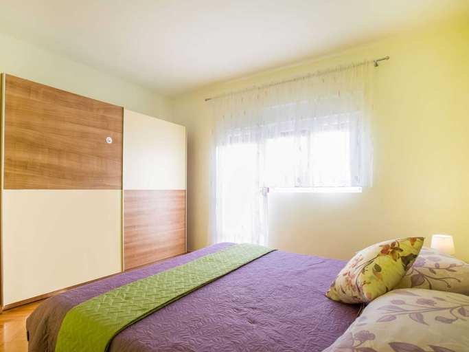 Bedroom 4, Delightful Apartment in Vir With Garden, Vir