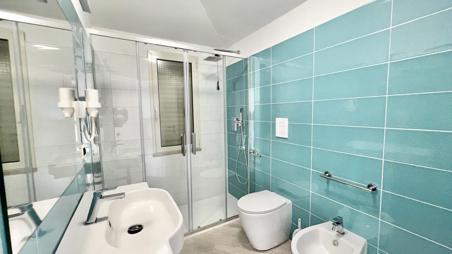 Bathroom 2, Mare Azzurro, Ogliastra