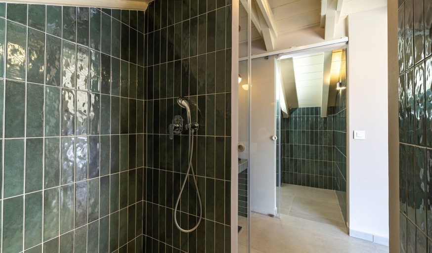 Bathroom 4, Ionian Plaza Hotel & Spa, Ionian Islands