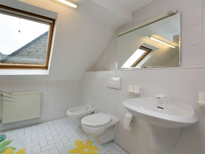 Bathroom 3, Apartment in a Former Farmhouse, Rhein-Hunsrück-Kreis