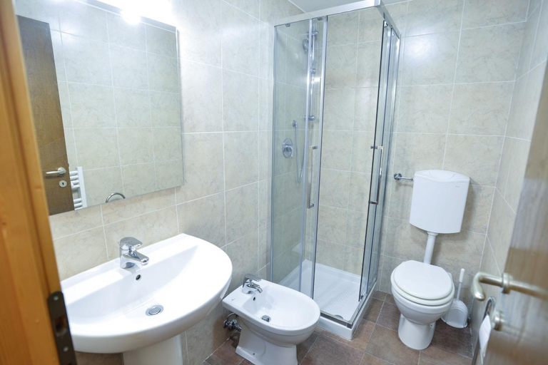 Shower 4, Res. Amba appartamenti Solandra, Trento
