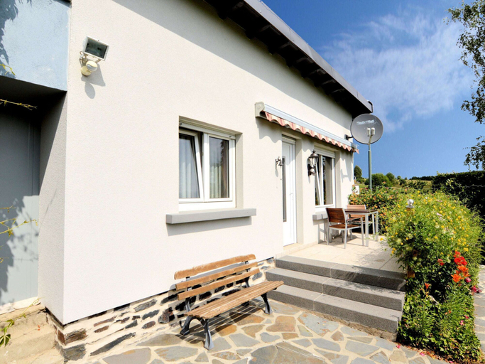 Exterior & Views 2, Cozy Holiday Home in Boevange-clervaux With Garden, Clervaux