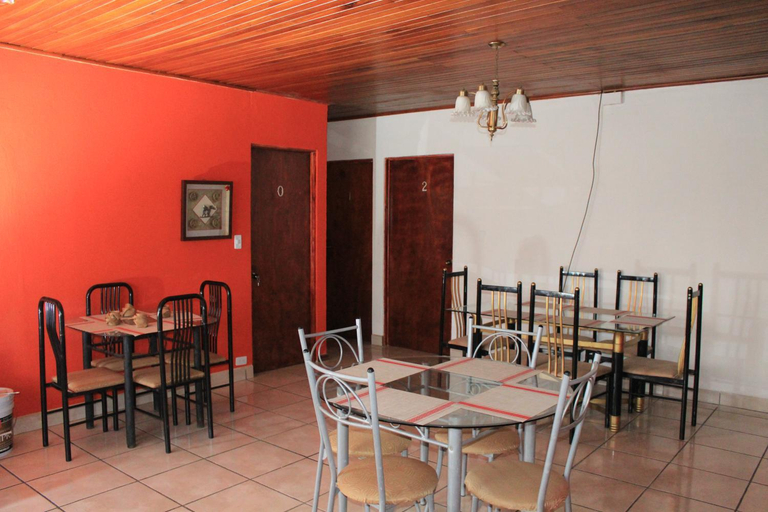 Food & Drinks 5, Hotel Your House, Belén