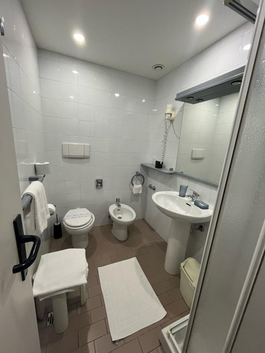 Bathroom 4, Ilga, Parma