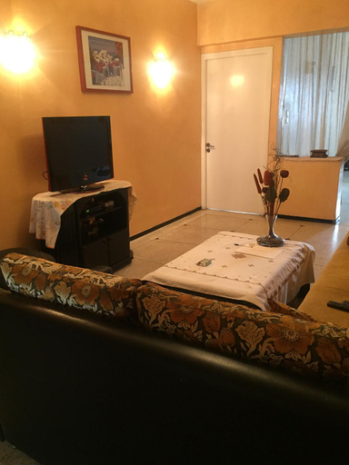 Others 4, Property in a quiet area close to the train station and town, Casablanca