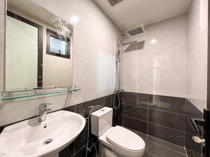 Bathroom 2, NINE HOUSING 279 Doi Can, Ba Đình