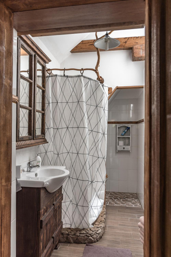 Bathroom 3, Pajta Apartman, Eger