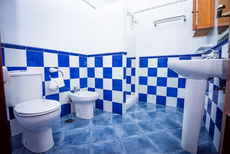 Bathroom 3, Apartamentos Cudillero, Asturias