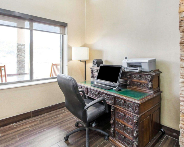 Others 5, Comfort Inn at Royal Blue, Campbell